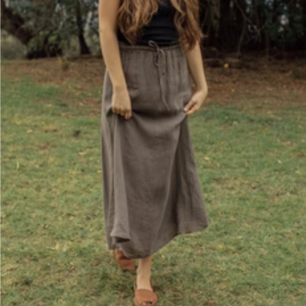 Neuflora taupe Paris skirt